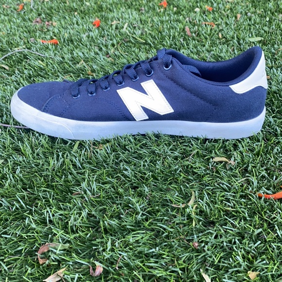 New Balance 210 Canvas Men’s Size 11 Shoes - Picture 6 of 7